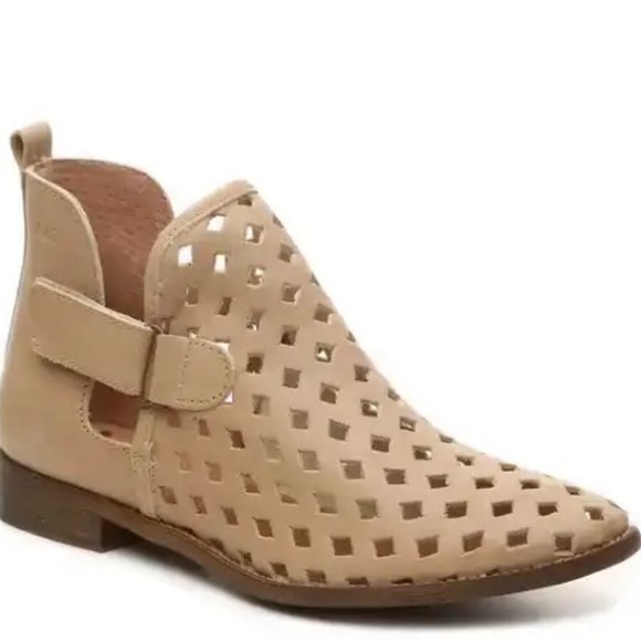 Musse & Cloud Caila Leather Perforated Western Ankle Booties Taupe 37 = 6/6.5 - Picture 12 of 13
